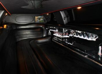 Photo of: 8 – 10 Passenger Limousine
